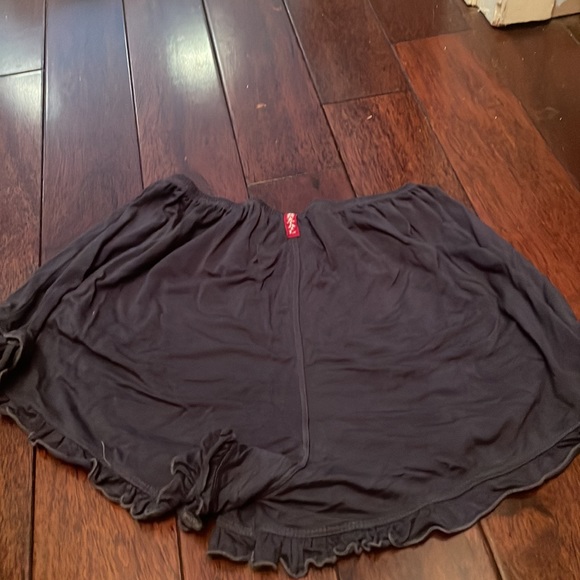 Hard tail short - Picture 3 of 4